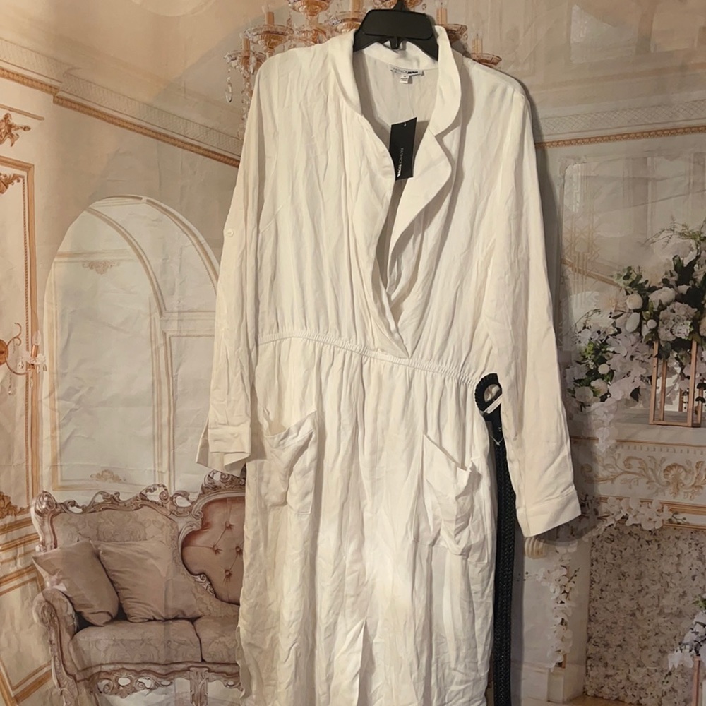 Fashion nova T-shirt dress with belt